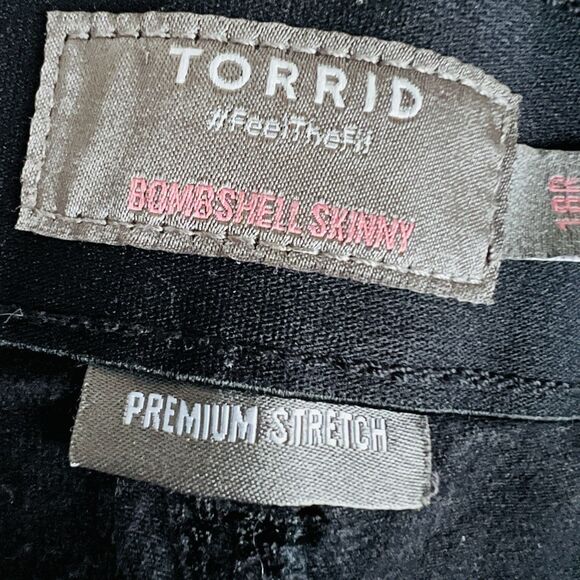 Torrid Black Ripped Torn Stretchy Bomb Shell Skinny Jeans - Plus Size 18R - Picture 7 of 9